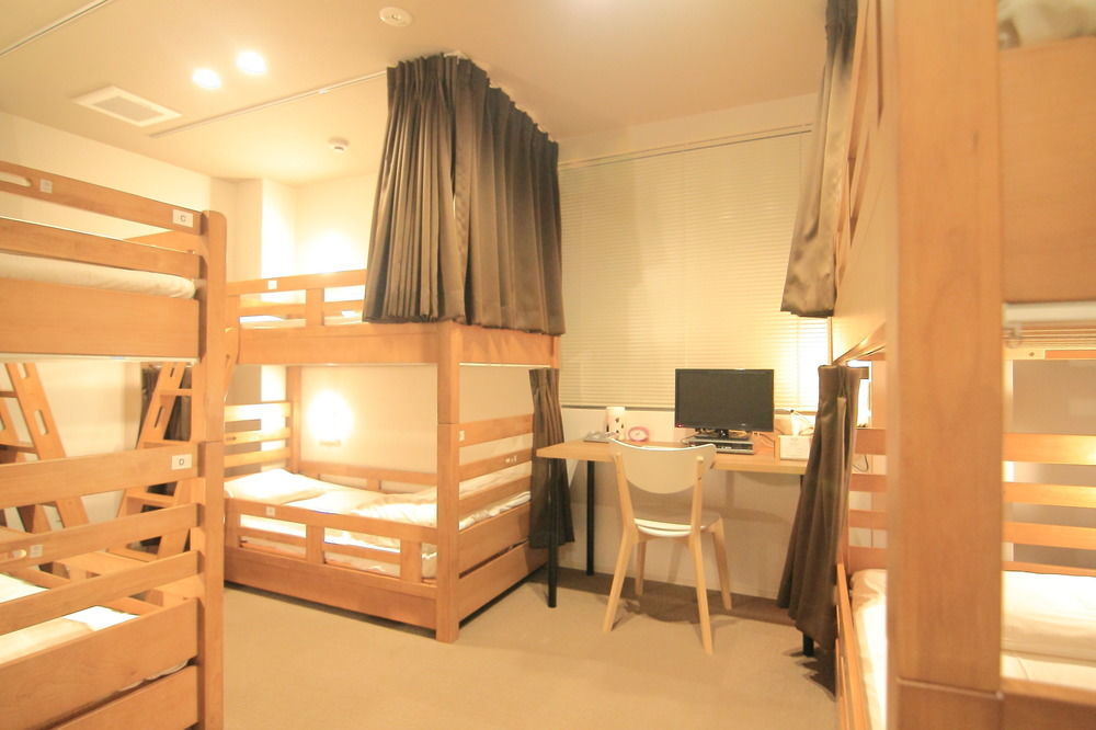 Yadokari Namba Hostel Osaka Buitenkant foto