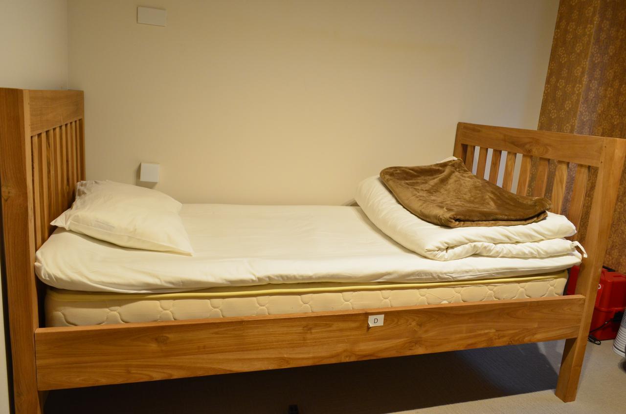 Yadokari Namba Hostel Osaka Buitenkant foto