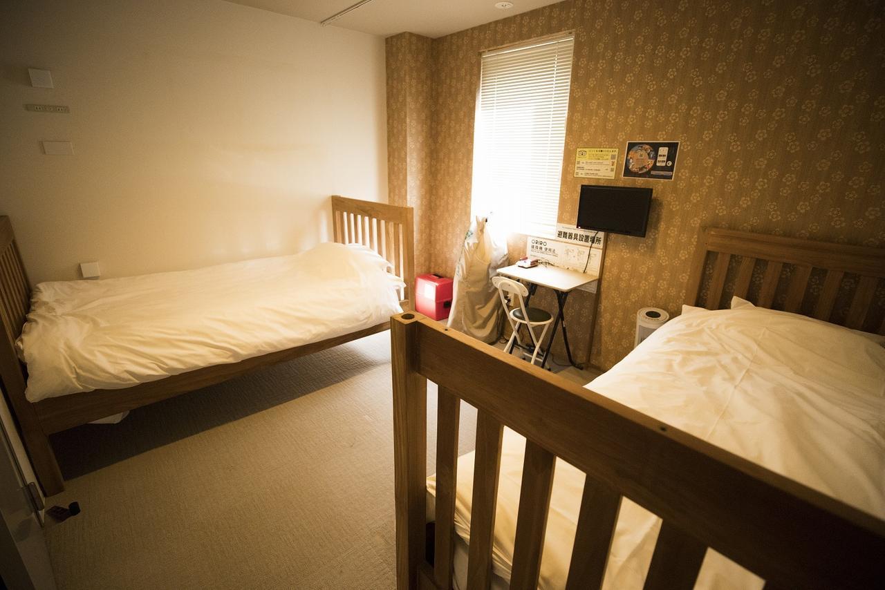 Yadokari Namba Hostel Osaka Buitenkant foto