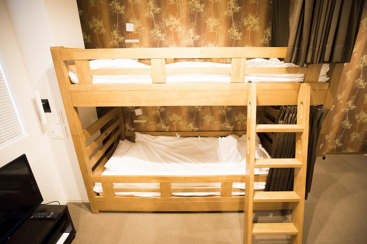 Yadokari Namba Hostel Osaka Buitenkant foto